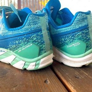 Altra Torin 4 Plush women’s size 9.5